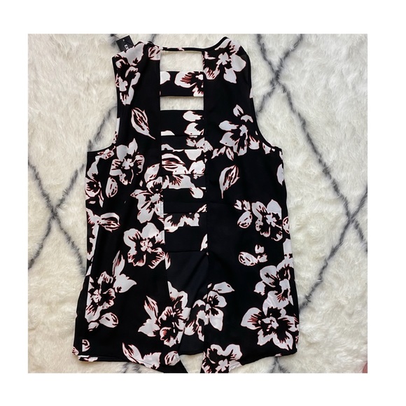 Express Split Ladder Back Tank - Picture 2 of 3